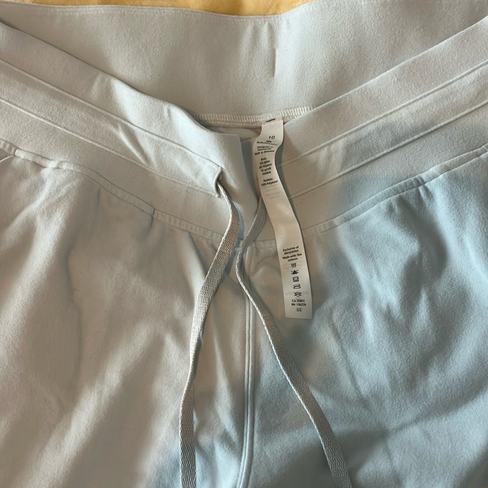 White lululemon joggers size 10